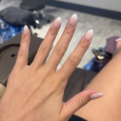 Maximum Nails & Spa - Tip & dip
