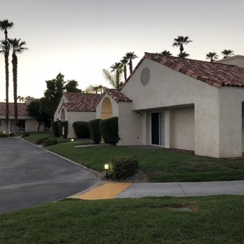 Desert Breeze Resort - Resorts Near Me - Palm Desert, California