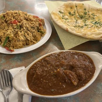House Of Curries - lamb vindaloo, garlic naan - Indian Near Me - Berkeley, California