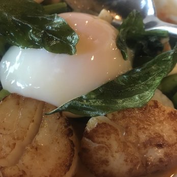 MW Restaurant - New American Near Me - Honolulu, Hawaii