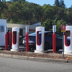 Safeway - Lots of Tesla charging stations