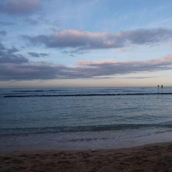 Waikiki Beach - Sunrise at Waikiki - Beaches Near Me Waikiki Beach - Sunrise at Waikiki - Beaches Near Me