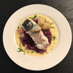 Mémère Louise - Dos de lieu noir à la plancha et compotée de chou rouge