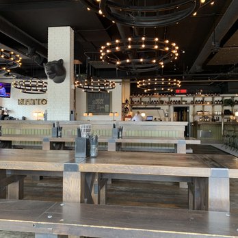 National on 17th - Pubs Near Me - Calgary, Alberta