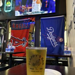 Flappy’s Wings And Bar - WNBA and cold beer what else can u ask for!