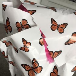Carstairs Floral Design Shop - Would've preferred crisply cut paper.