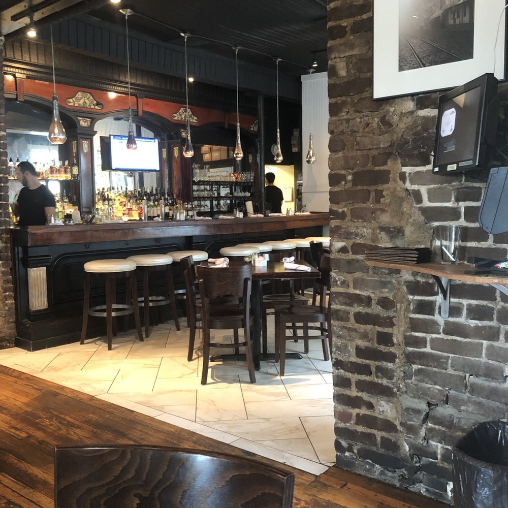 B Matthews Eatery - New American Near Me - Savannah, Georgia