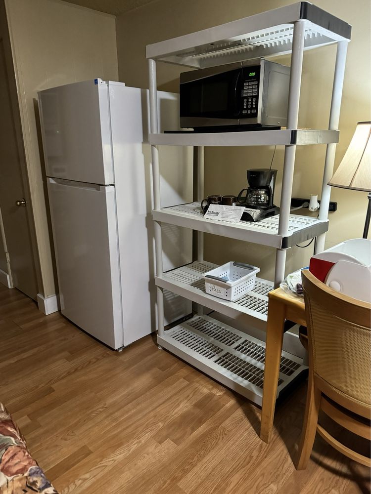 BRICKYARD INN Updated July 2024 17 Photos & 19 Reviews 415 W