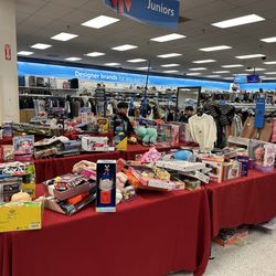 Ross Dress for Less - Disheveled