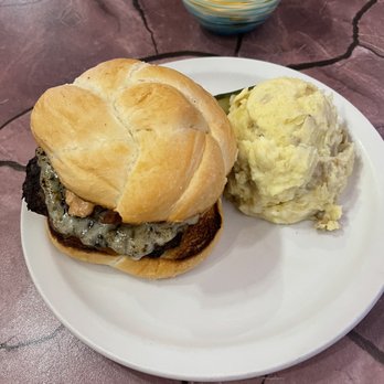 Rocking V Cafe - kanab-a-dabba-do burger & mashed potatoes - New American Near Me - Kanab, Utah