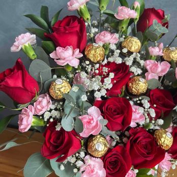 Crafty Things - Floral arrangement was gorgeous!! - Florists Near Me - Ashburn, Virginia