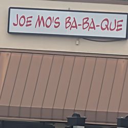 Joe Mo's Ba-Ba-Que - Sign.