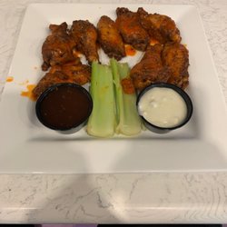 Cheerleader Pub and Grill - Jeff City - This is what they classify as JUMBO wings......