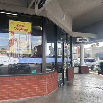 Nothing Bundt Cakes - Good location. Big parking lot. - Desserts Near Me - Temecula, California