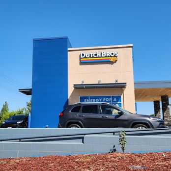 Dutch Bros Coffee - Juice Bars & Smoothies Near Me - Lake Elsinore, California