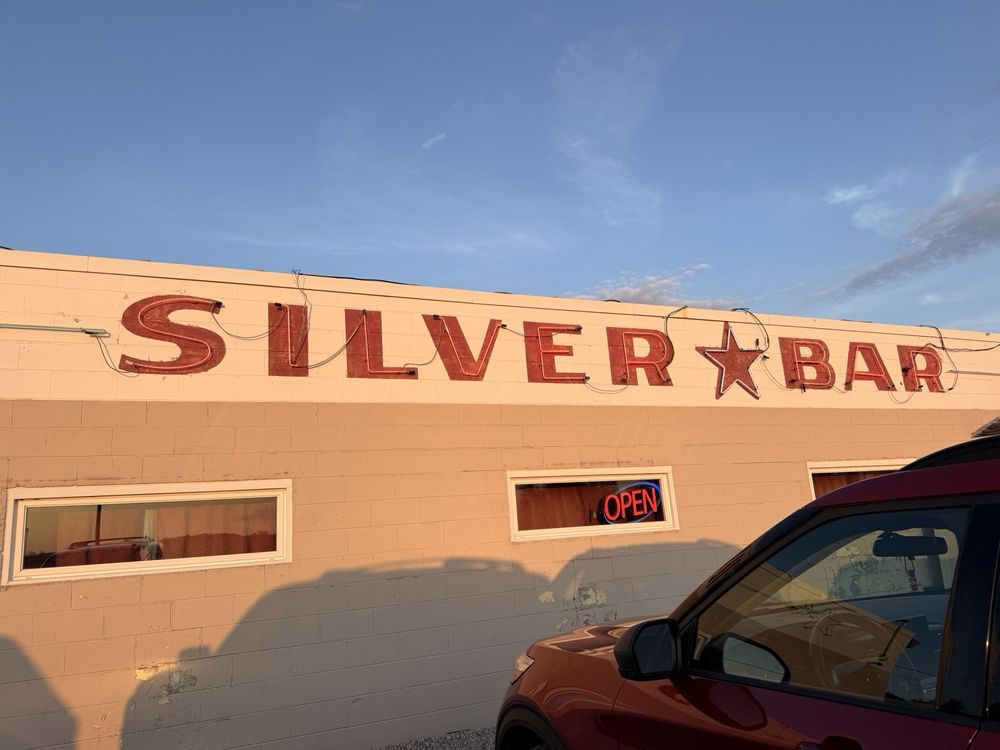 Silver Star Bar Logo