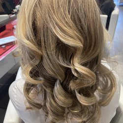 Blo Blow Dry Bar - Beautiful waves