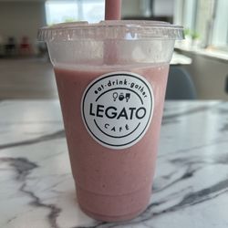 Legato Cafe - Strawberry and banana smoothie