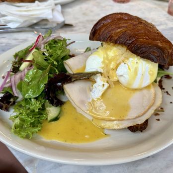 Lé Vida Miami - Benedict - Breakfast & Brunch Near Me - North Miami Beach, Florida