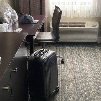 DoubleTree by Hilton Hotel Laurel - Desk in room - Hotels Near Me - Laurel, Maryland DoubleTree by Hilton Hotel Laurel - Desk in room - Hotels Near Me - Laurel, Maryland