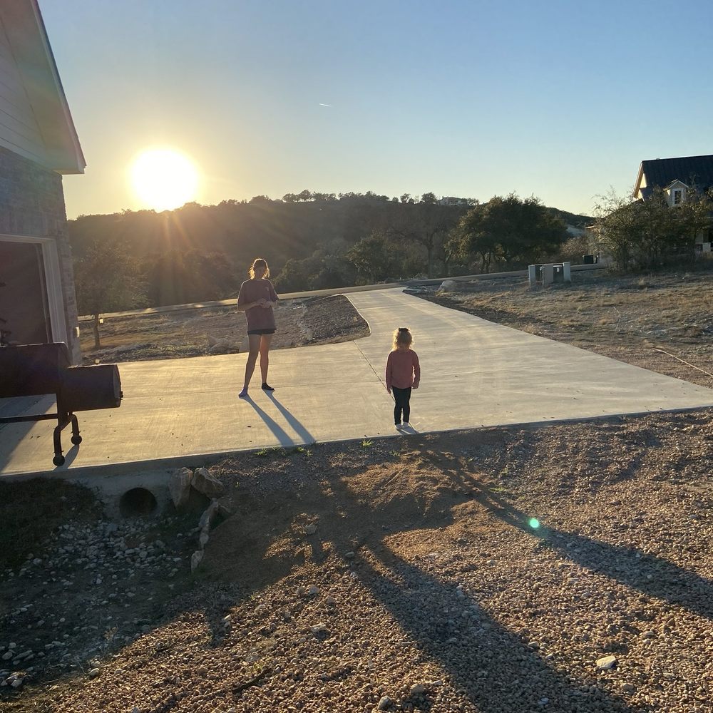 Kurk Homes - Driveway - General Contractors Near Me - New Braunfels, Texas Kurk Homes - Driveway - General Contractors Near Me - New Braunfels, Texas