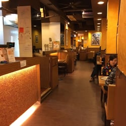 Paisano's Pizzeria - Interior