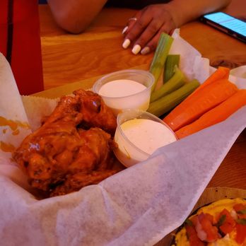 Paradise Park - Buffalo wings are to die for.. - Pizza Near Me - Chicago, Illinois Paradise Park - Buffalo wings are to die for.. - Pizza Near Me - Chicago, Illinois