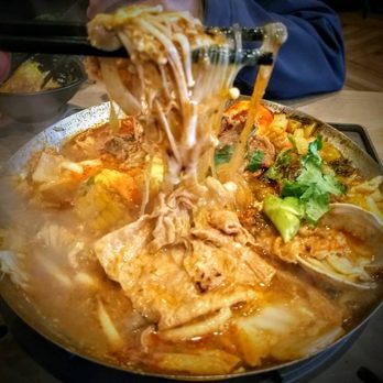 Boiling Point - Hotpot in action - Taiwanese Near Me - Tukwila, Washington