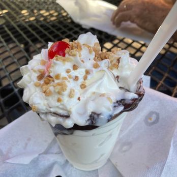 Twistee Treats - Medium hot fudge sundae - Ice Cream & Frozen Yogurt Near Me - Stuart, Florida Twistee Treats - Medium hot fudge sundae - Ice Cream & Frozen Yogurt Near Me - Stuart, Florida