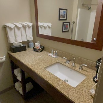 Comfort Inn Auburn - Seattle - Bathroom - Hotels Near Me - Auburn, Washington Comfort Inn Auburn - Seattle - Bathroom - Hotels Near Me - Auburn, Washington
