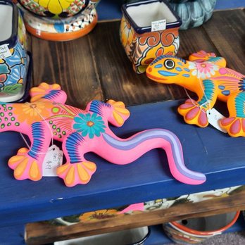 Krystals Corner - Antiques Near Me - Moriarty, New Mexico