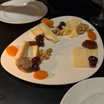 Lucie - Les Fromages
Selection of French AOP Cheeses Served Table-side - French Near Me - Toronto, Ontario Lucie - Les Fromages
Selection of French AOP Cheeses Served Table-side - French Near Me - Toronto, Ontario