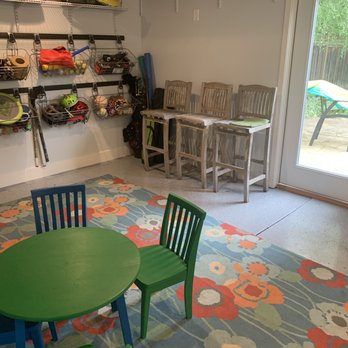 Perez Handyman & Construction - a green table and chairs - General Contractors Near Me Perez Handyman & Construction - a green table and chairs - General Contractors Near Me