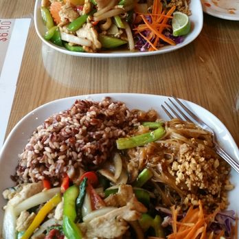 Laem Buri - 2 lunch specials, basil chicken and cashew chicken. - Thai Near Me - Seattle, Washington Laem Buri - 2 lunch specials, basil chicken and cashew chicken. - Thai Near Me - Seattle, Washington