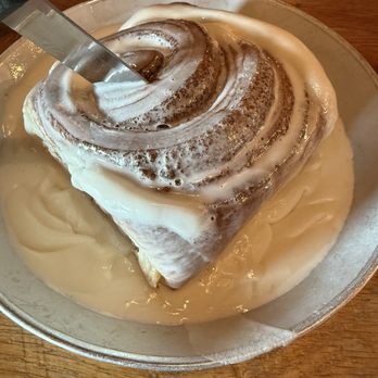 Five Oaks Farm Kitchen - Cinnamon Roll - Breakfast & Brunch Near Me - Sevierville, Tennessee