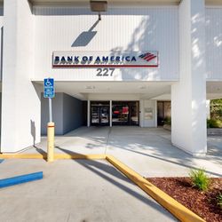 Bank of America Financial Center - Storefront