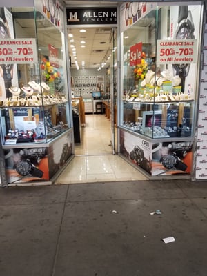 MARC JACOB JEWELERS by null