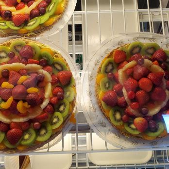 Le Croissant Dore - Fruit tarts - Bakeries Near Me - Westminster, California Le Croissant Dore - Fruit tarts - Bakeries Near Me - Westminster, California