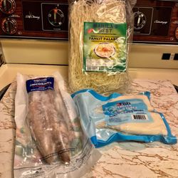 Joe's Farm Market - Dropped by 'I.Mart' this am, to see what I could find before it closed -- squid and noodles came home with me.