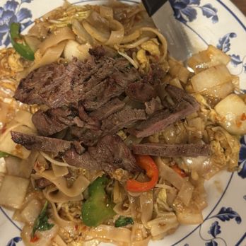 Lotus Thai Restaurant - Drunken noodles beef - Thai Near Me - Bartlett, Tennessee