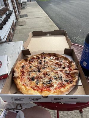 DeLuca's Pizzeria by null