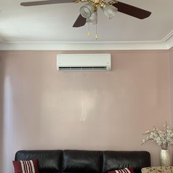 Smart Air NYC - fujitsu hybrid 24000 BTU heat, cool and dehumidifier in the living room - Heating & Air Conditioning/HVAC Near Me - South Ozone Park, New York Smart Air NYC - fujitsu hybrid 24000 BTU heat, cool and dehumidifier in the living room - Heating & Air Conditioning/HVAC Near Me - South Ozone Park, New York