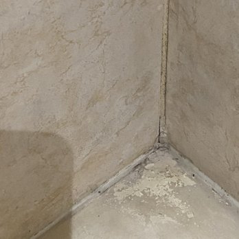 Dash Painting - side of tub paint chipping - Painters Near Me Dash Painting - side of tub paint chipping - Painters Near Me