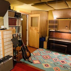 Arthur C Lee Music Lessons - Home studio near NE 70th and Glisan