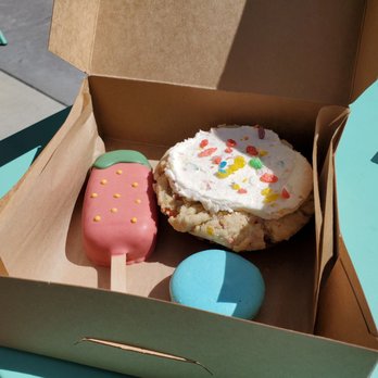 Black Twig Bakery - Strawberry cakesicle, Fruity Pebbles cookie, Cold Brew Macaron - Bakeries Near Me - Wauwatosa, Wisconsin