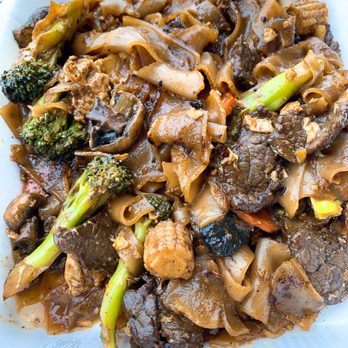 Thai Spice - Pad See-ewe with beef - Thai Near Me - Irvine, California Thai Spice - Pad See-ewe with beef - Thai Near Me - Irvine, California