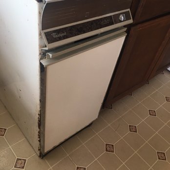 979 Vacation Property Services - Old dirty appliances that do not work! - Vacation Rentals Near Me