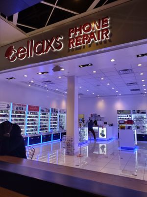 Cellaxs Phone Repair in Montgomery Mall