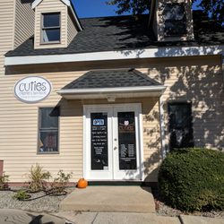 Cuties Children's Boutique - Storefront location at 703 Broad St (Rt 35) Shrewsbury, NJ