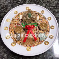 Botanica Oshun - A simple but effective New Year Offering Plate to bring in the new year